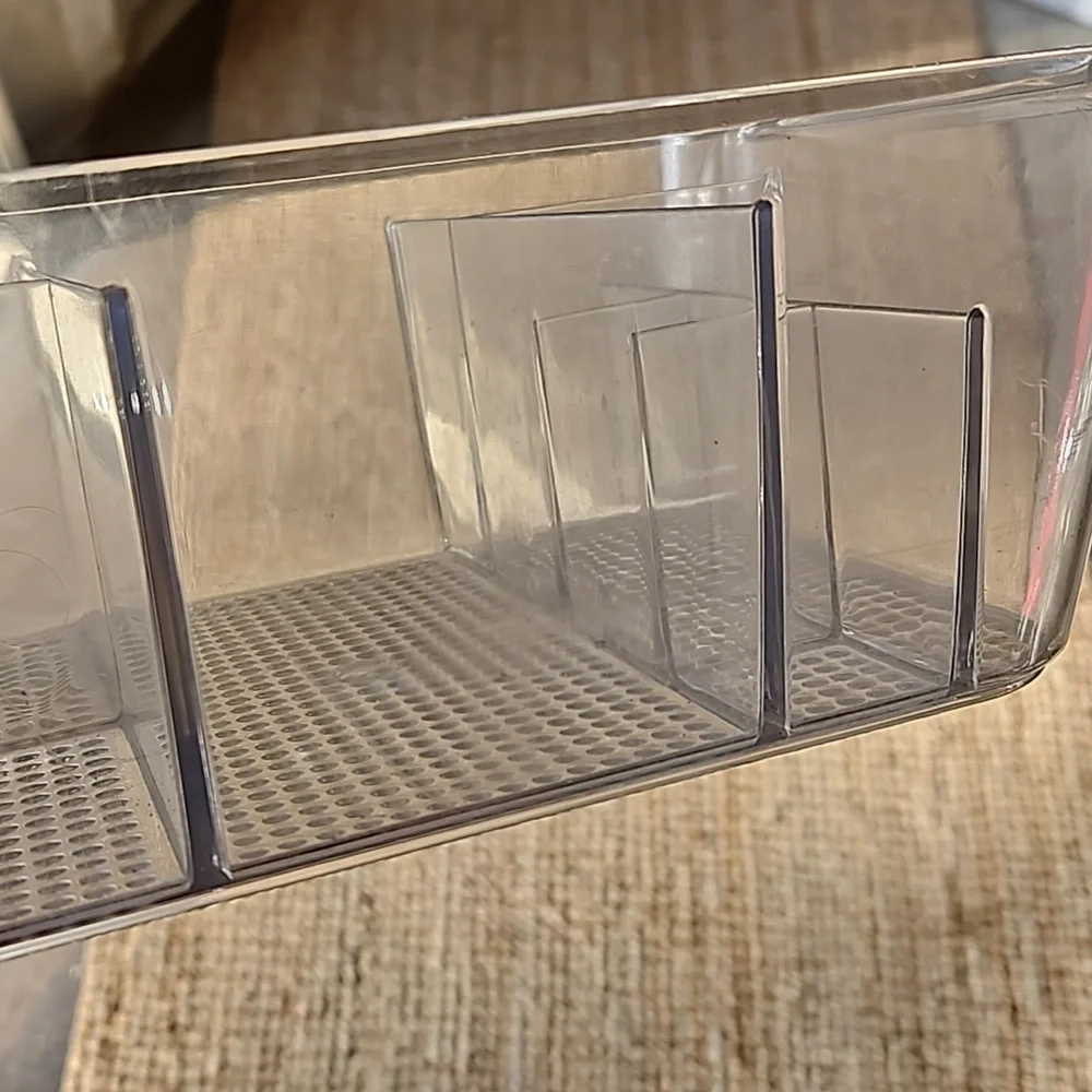 O) Acrylic organizer